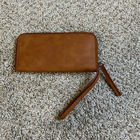 NEW Free People Distressed Vegan Wallet Brown Travel Wristlet Zip Boho Compact - Picture 4 of 11